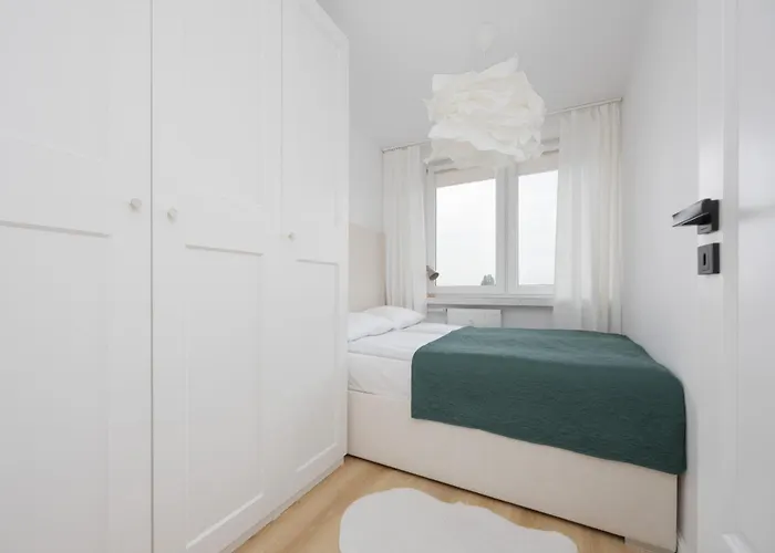 Targowek With Panoramic View In By Renters דירה ורשה