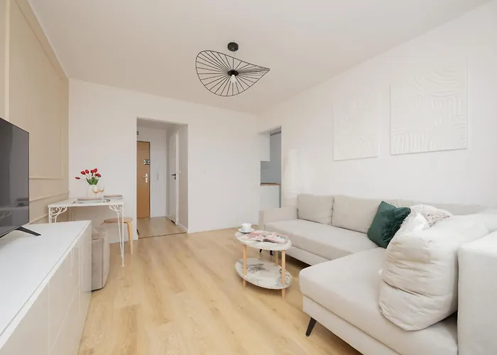 Targowek With Panoramic View In By Renters * ורשה