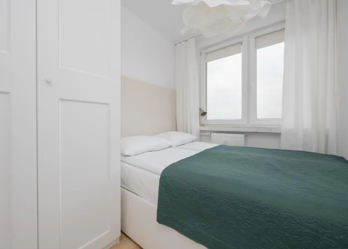 Targowek With Panoramic View In By Renters דירה ורשה